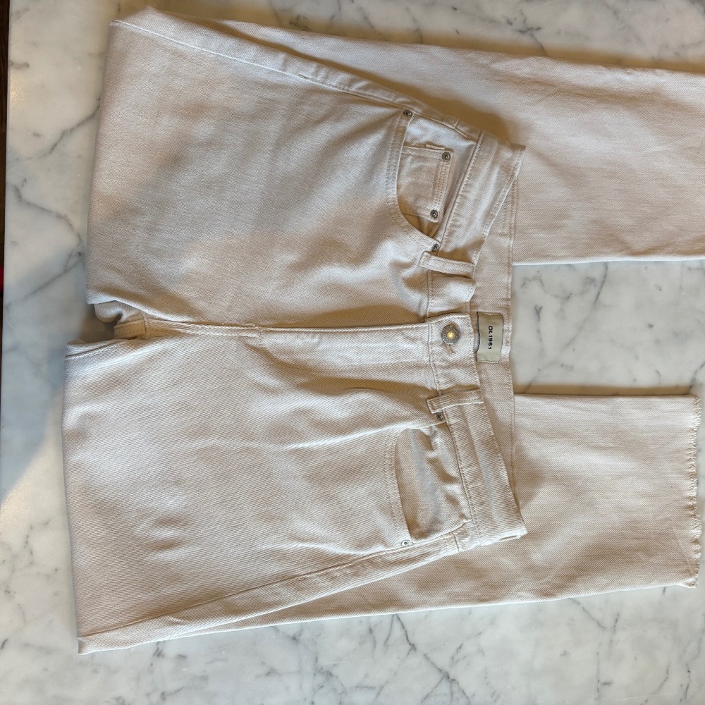 DL1961 Patti Straight 27 inch inseam 28 inch waist ecru cropped jeans